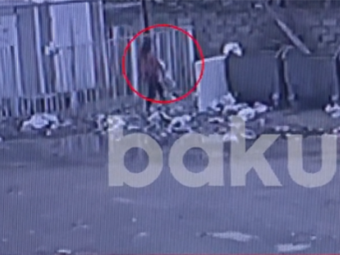 Ana körpəsini zibilliyə belə atıb - VİDEO