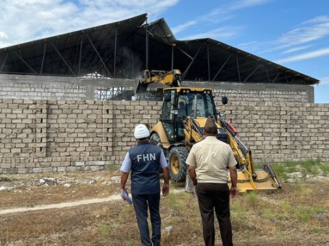 Qala və Buzovnada qanunsuz tikililər söküldü - FOTOLAR
