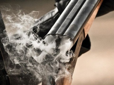 Qohumunu ov tüfəngi ilə GÜLLƏLƏDİ