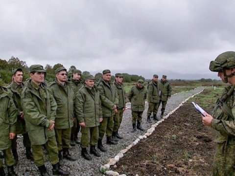 Ruslar istirahət mərkəzlərini hərbi bazaya çevirir