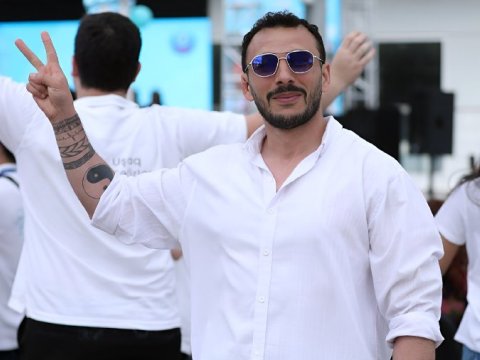 Qarabağ qazisi aztəminatlı ailələrə təmənnasız xidmət edir