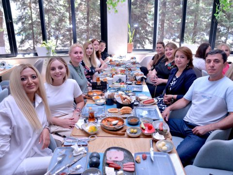 Təhsil İdarəsi jurnalistləri təbrik edib