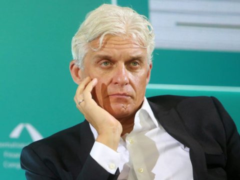 Britaniya rusiyalı biznesmenə qarşı sanksiyaları ləğv etdi