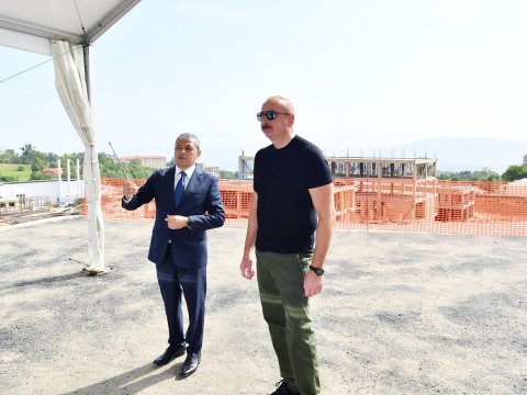 Prezident Şuşa xəstəxanasının tikintisi ilə tanış oldu - FOTOLAR