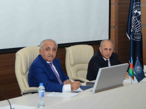 UNEC-də ilk: İnzibati heyətin fəaliyyəti qiymətləndirildi