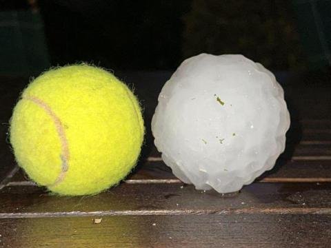 Tenis topu böyüklüyündə dolu yağdı - 100-dən artıq yaralı var