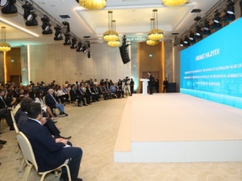 Media Forumu işini panel müzakirələrlə davam etdirib