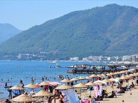Antalyada turizm REKORDU - 1 günə 100 min nəfər