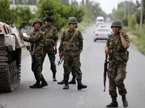 Qırğızlarla taciklər arasında kütləvi dava 