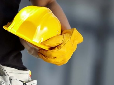 22 yaşlı fəhlə faciəvi şəkildə ÖLÜB