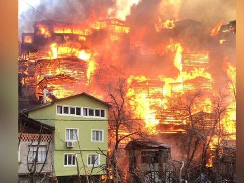 İsmayıllıda güclü yanğın: 2 ev, 1 mağaza külə döndü