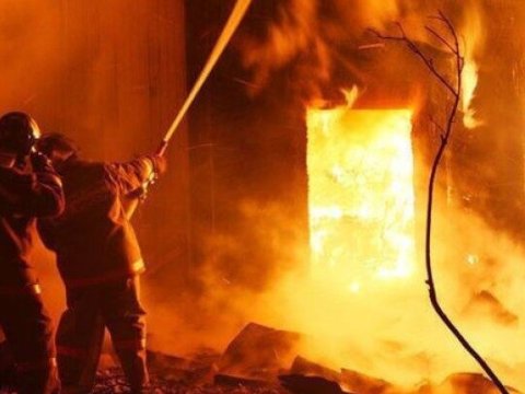 İranlı zəvvarların qaldığı oteldə yanğın - Yaralananlar var