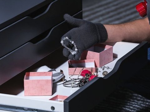 Evlərdən oğurluq edən yeniyetmələr saxlanıldı