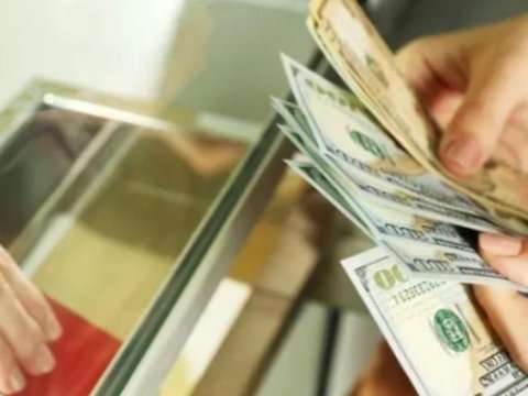 Xaricdən pul köçürmələri azalıb