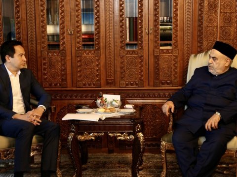 Şeyx Qazaxıstanın Azərbaycandakı yeni səfiri ilə görüşdü