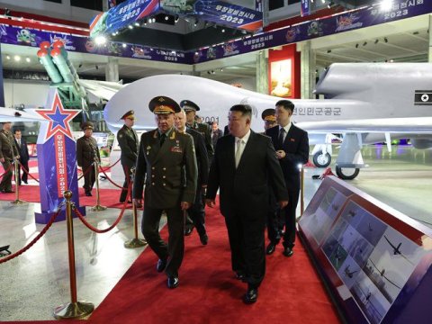 Şoyqu Putinin mesajlarını Kim Çen Ina çatdırdı - FOTOLAR