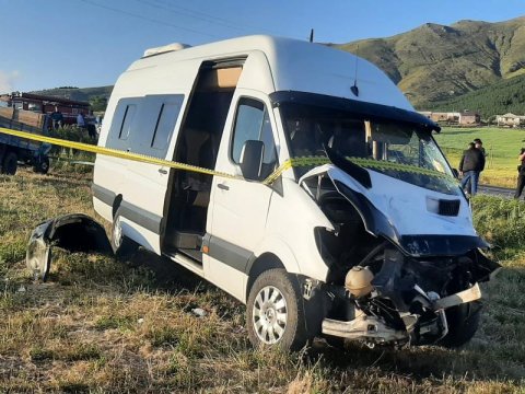 Ermənistanda ağır qəza - 15 yaralı var, 3-ü uşaqdır