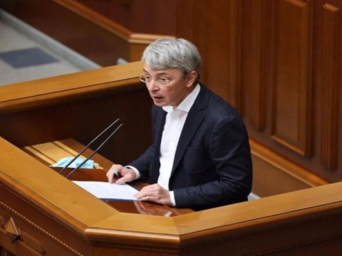 Mədəniyyət naziri istefaya göndərildi