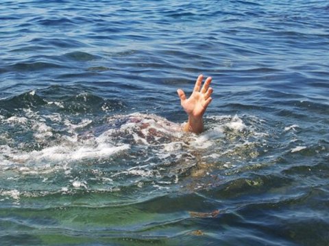 Dənizdə yenə batan var