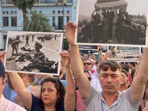 Gürcülər rus gəmisini ölkəyə buraxmadı - FOTOLAR