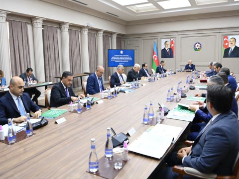 Əli Əsədov iclas keçirdi - Tıxac problemi müzakirə olundu