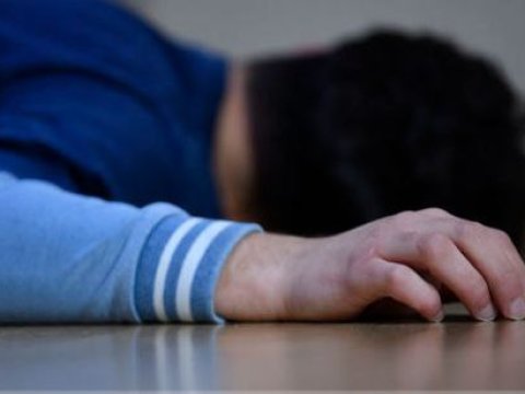 Sevgilisindən ayrılan gənc zəhər içdi