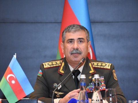 Nazir təyyarələrin təhlükəsizliyi ilə bağlı tapşırıqlar verdi 