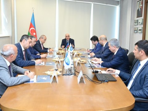 Əli Əsədov Gəmiqayırma Zavodunda müşavirə keçirdi