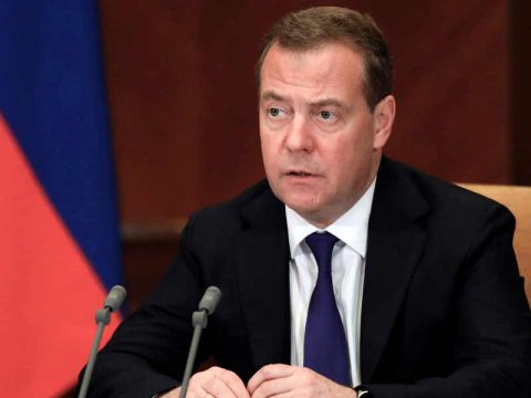 Rusiya nüvə silahından istifadə edə bilər - Medvedev