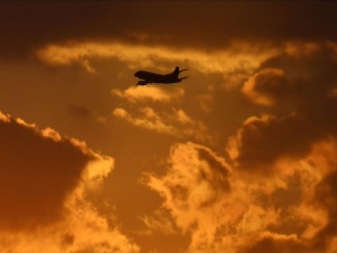 Qasırğaya görə 260-dan çox aviareys təxirə salındı