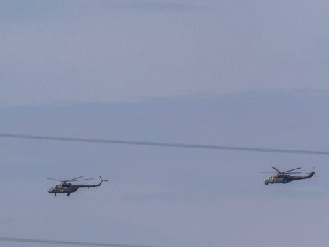 Belarus helikopterləri Polşa hava məkanını pozdu 