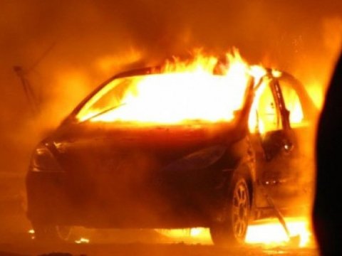 “Mercedes”lə “Kia” toqquşdu, ikisi də yandı