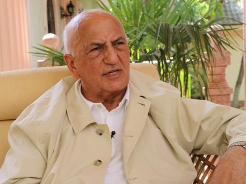 Əli İnsanov Ədliyyə Nazirliyindən cavab gözləyir