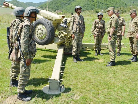 Baş Qərargah rəisi döyüş hazırlığını yoxladı - FOTOLAR