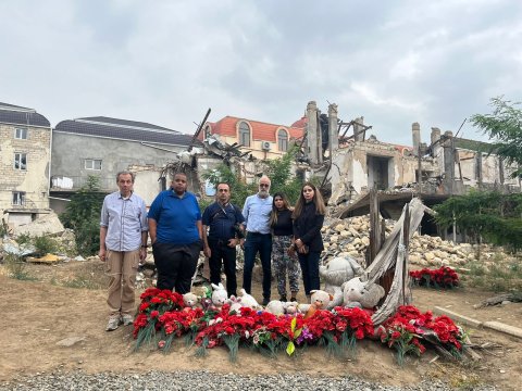 Amerikalı jurnalistlər Gəncədə - FOTOLAR