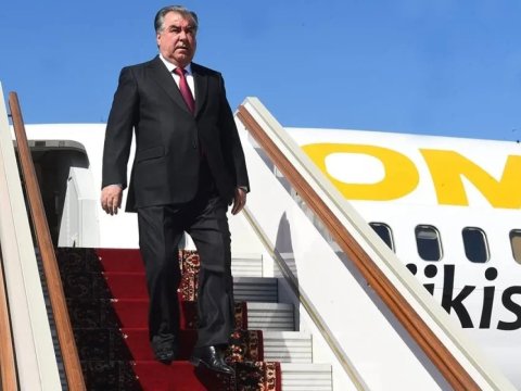 Emoməli Rəhmon Türkmənistana getdi