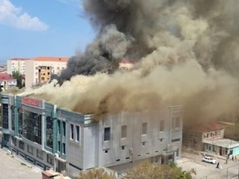 Sumqayıtdakı şadlıq sarayında baş vermiş yanğın söndürüldü