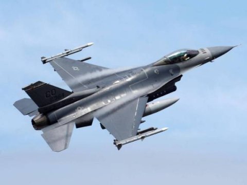 Ukraynalılar F-16 təlimlərini bu ölkədə keçə bilər 