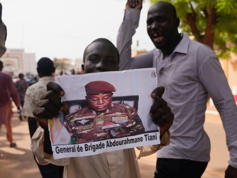 Nigerə hərbi müdaxilə edilə bilər