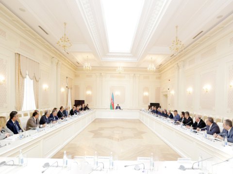 İnam Kərimov məhkəmə sədrlərini TOPLADI