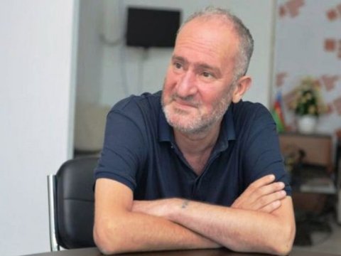 Tanınmış jurnalist süni nəfəs aparatına qoşuldu