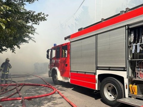 Üçotaqlı evdə YANĞIN