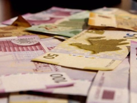 Saxta pulla vətəndaşları aldatdı - Polisdən qaça bilmədi