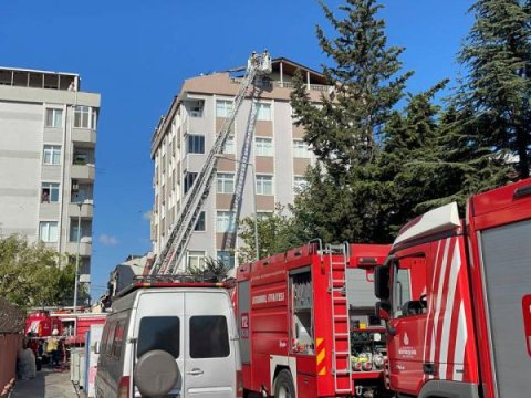 Qardaşının aldığı telefonu bəyənmədi, evi yandırdı