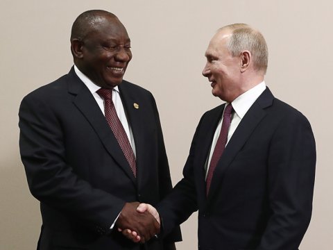 Putin afrikalı həmkarı ilə danışıqlar apardı 