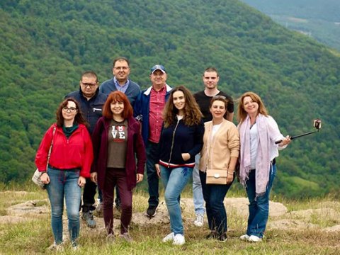 Elmar Hüseynovun ailəsi 17 il sonra Azərbaycanda - FOTOLAR