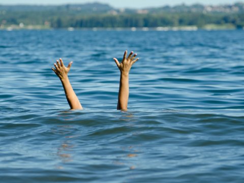 Lənkəranda daha bir nəfər dənizdə boğuldu