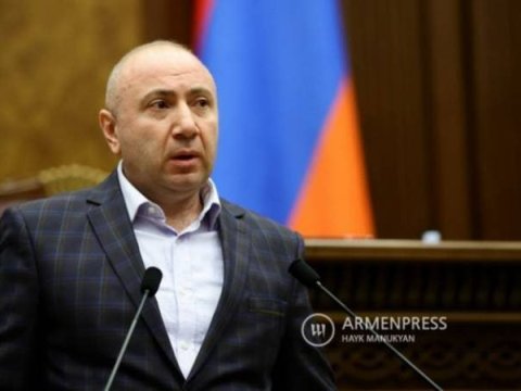 Ermənistanda deputat istefa verdi
