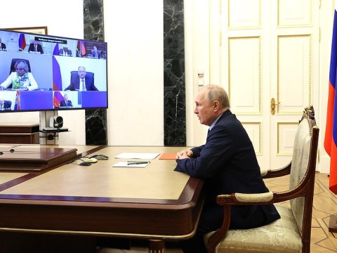 Putin Təhlükəsizlik Şurasının iclasını keçirdi