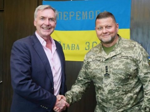Britaniyalı general Kiyevə gəldi, danışıqlar apardı